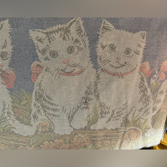 Vintage Italian White Kittens Tapestry 38”x 19” Dist.P &C Ramallah Trading Co NY - Picture 14 of 16